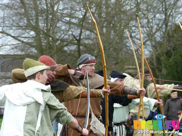 FZ012950 Archers at Glastonbury Abbey